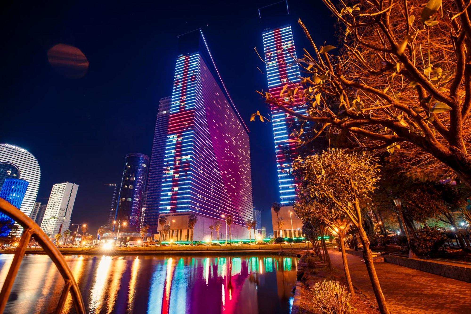 Aparthotel Orbi City Batoemi Buitenkant foto