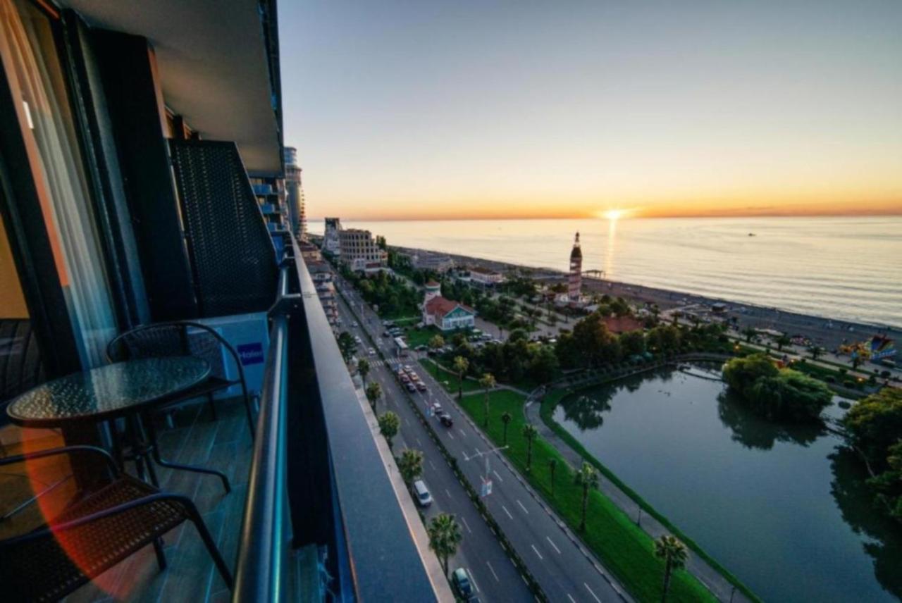 Aparthotel Orbi City Batoemi Buitenkant foto