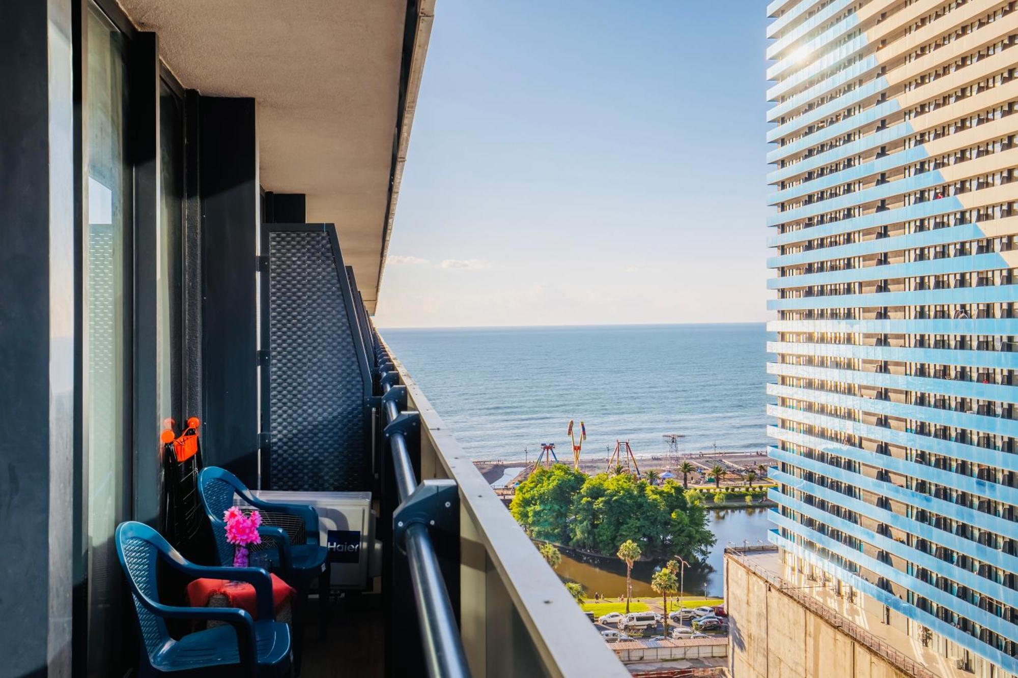 Aparthotel Orbi City Batoemi Buitenkant foto